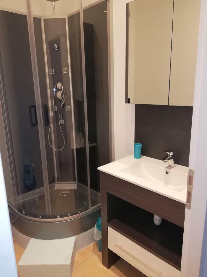 Au Sabluline Chambres D'Hotes Gites ดรากิญญ็อง ภายนอก รูปภาพ